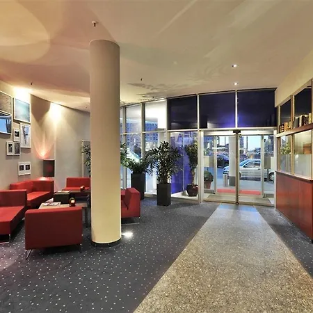 Intercityhotel 3*