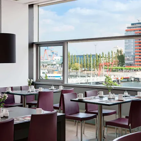 Intercityhotel Hotel 3*