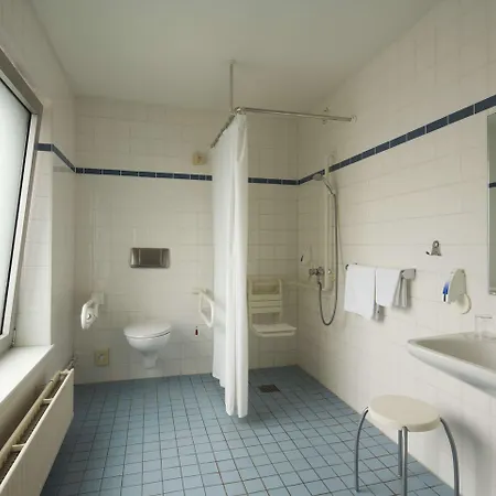 Intercityhotel Otel 3*