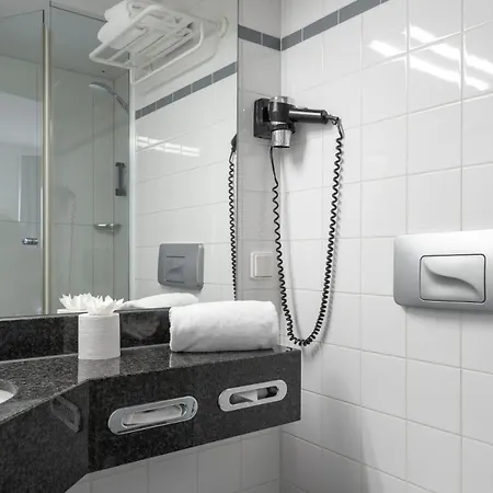 Intercityhotel 3*