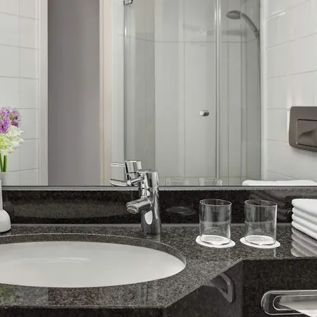 Intercityhotel Hotel 3*