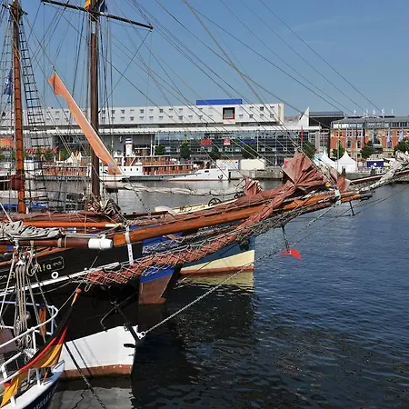 酒店 基尔城际酒店 3*