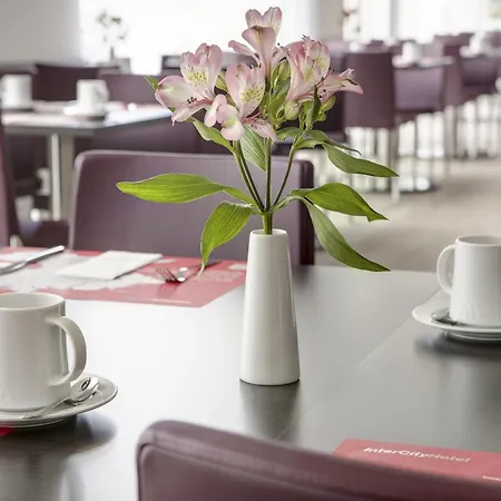 Intercityhotel 3*