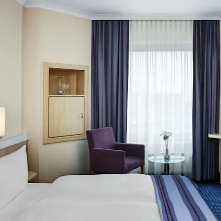 Intercityhotel 3*