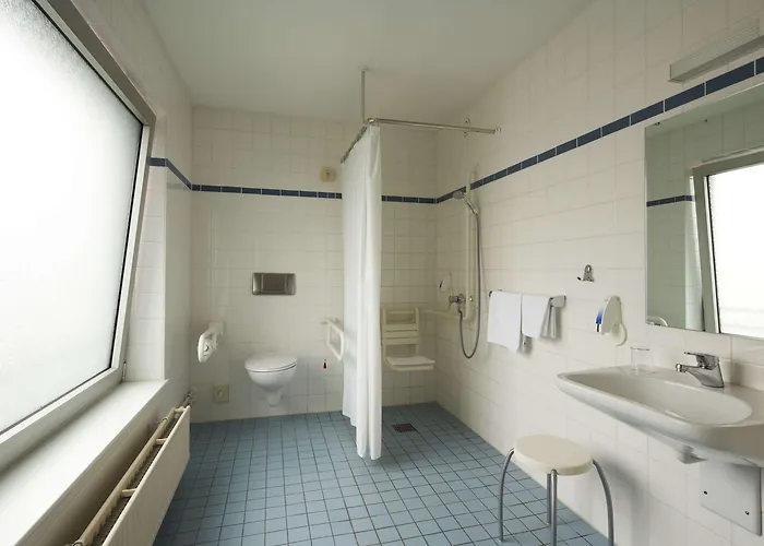 Intercityhotel Отель 3*