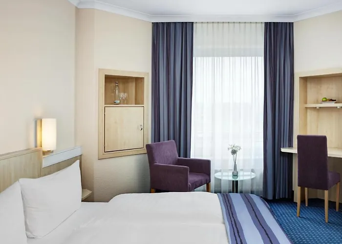 Intercityhotel 3*