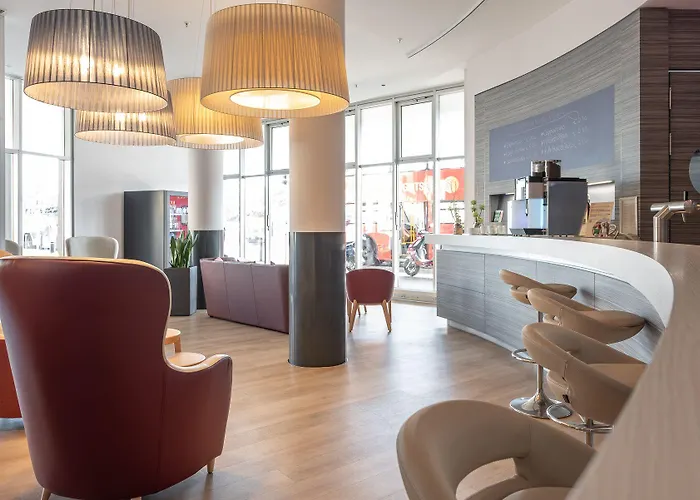 Intercityhotel Отель 3*