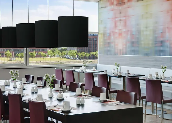 Intercityhotel Отель 3*