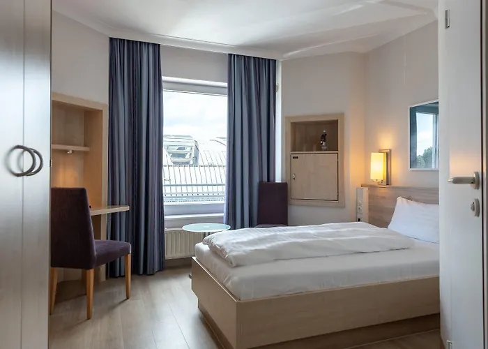 Intercityhotel Отель Киль